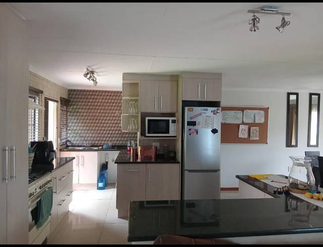 3 BEDROOM HOUSE FOR SALE IN NOORDHEUWEL